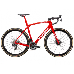 Vélo de course Trek Domane SLR9 rouge Vélo de course Trek Domane SLR9 rouge
