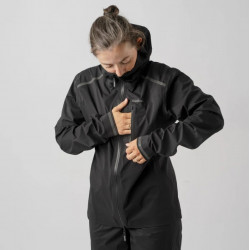 la Veste de Pluie Grip Grab EXPLR Waterproof Lightweight disponible dès maintenant chez Franscoop !