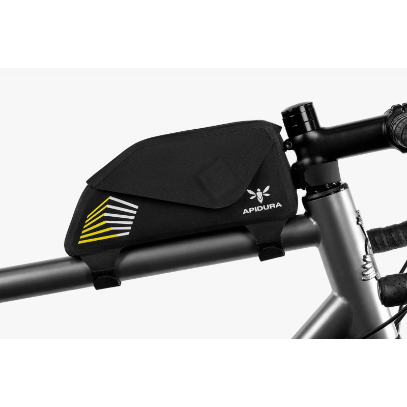 La sacoche Apidura Top Tube Racing est disponible dès maintenant chez Franscoop