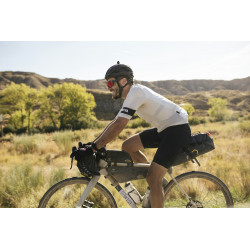 La sacoche de cadre Apidura racing est disponible dès maintenant chez Franscoop !