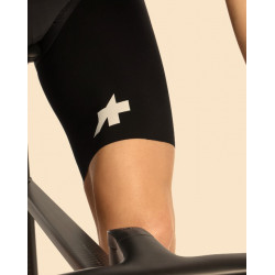 Le cuissard Assos Equipe RSR BOLIDE Bib Shorts S11 est disponible dès maintenant en magasin !