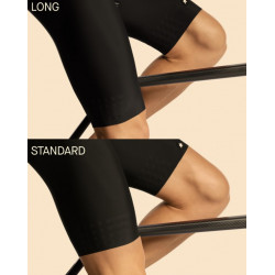 Le cuissard Assos EQUIPE RS SCHTRADIVARI Bib Shorts S11 Long est disponible dès maintenant en magasin !