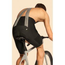 Le cuissard Assos TACTICA Kieskäfer Gravel Bib Shorts T5 est disponible dès maintenant en magasin !