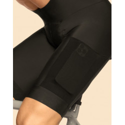 Le cuissard Assos TACTICA Kieskäfer Gravel Bib Shorts T5 est disponible dès maintenant en magasin !