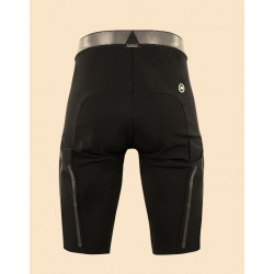 Le cuissard Assos TRAIL TACTICA Cargo Shorts T3 est disponible dès maintenant en magasin !