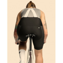 Le cuissard Assos MILLE GT Women's Indoor Bib Shorts S11 est disponible dès maintenant en magasin !