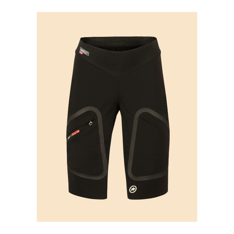 Le cuissard Assos Trail Tactica Women's Cargo Shorts T3 est disponible dès maintenant en magasin !