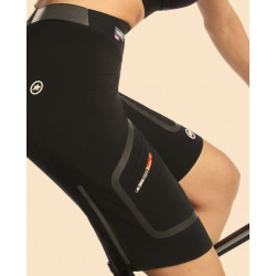 Le cuissard Assos Trail Tactica Women's Cargo Shorts T3 est disponible dès maintenant en magasin !