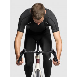 Le cuissard Assos EQUIPE RS Men's Spring Fall Bib Tights S11 EVO est disponible dès maintenant en magasin !