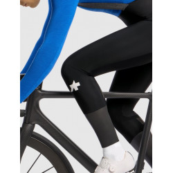 Le cuissard Assos Equipe RS Johdah Ultraz Winter Bib Tights S11 est disponible dès maintenant en magasin !